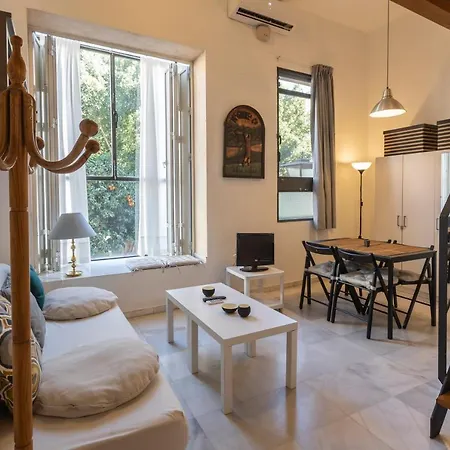 Beautiful In Center Apartment *