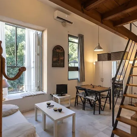 Beautiful In Center Apartment